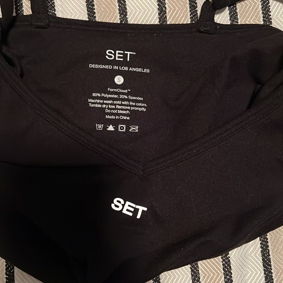 SET Active Black Top - Picture 2 of 6